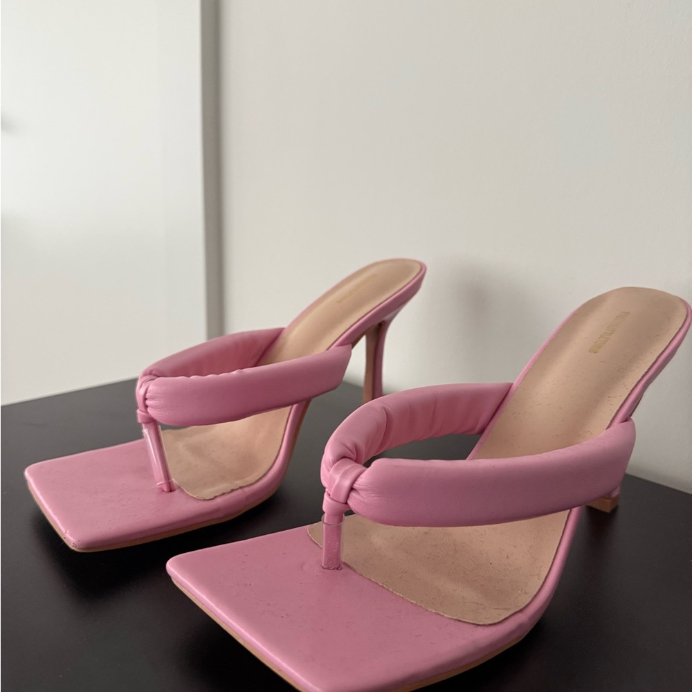 Elegant Pink Women's Heels - Picture 2 of 3